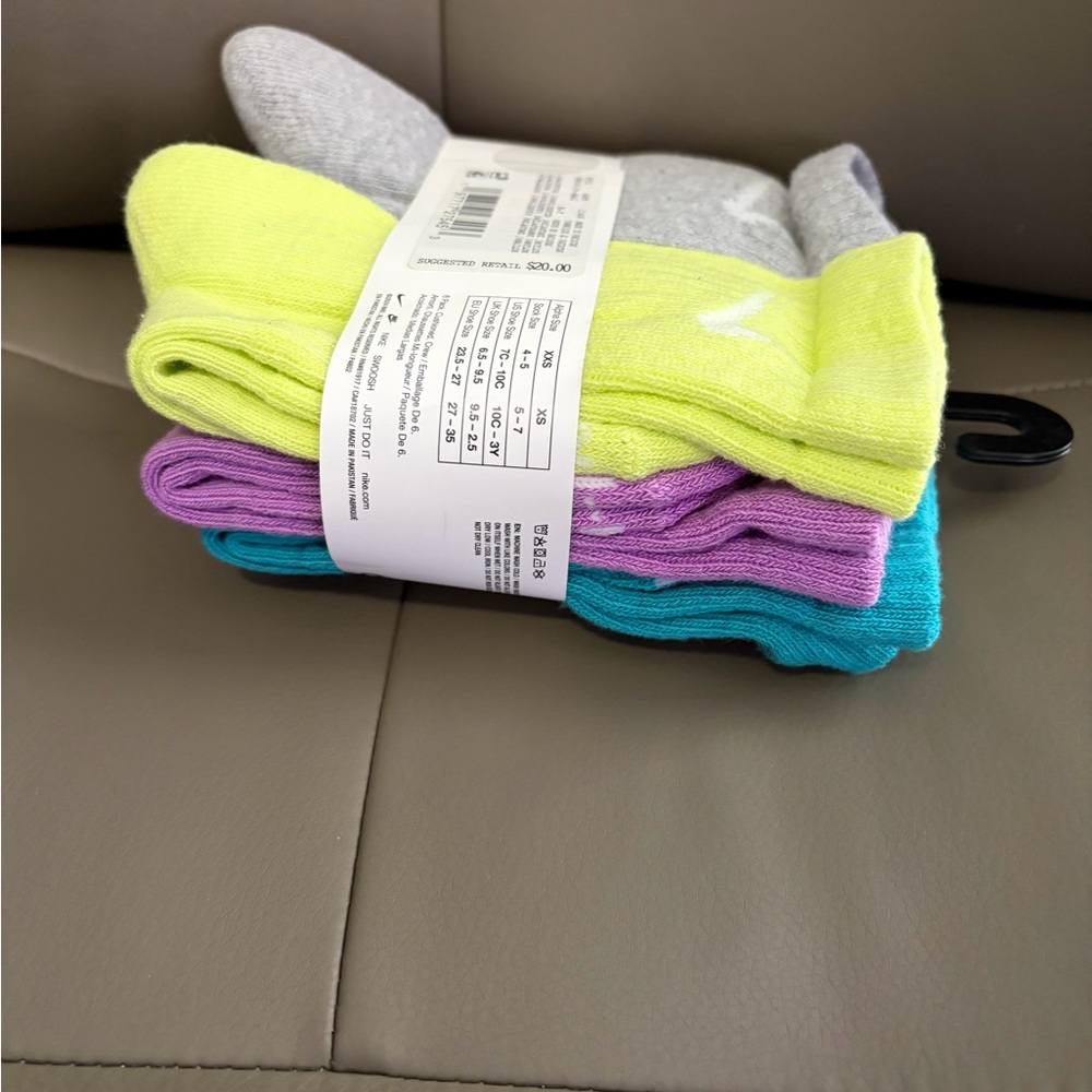 BNWT NIKE UNISEX YOUTH (6) PACK CREW SOCKS MULTICOLOR US SHOE SIZE 10C to 3Y - Picture 4 of 12